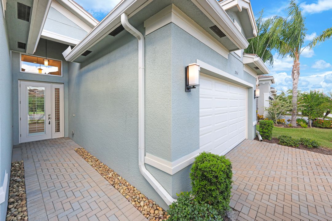 28564 Twain Dr, Bonita Springs, FL 34135