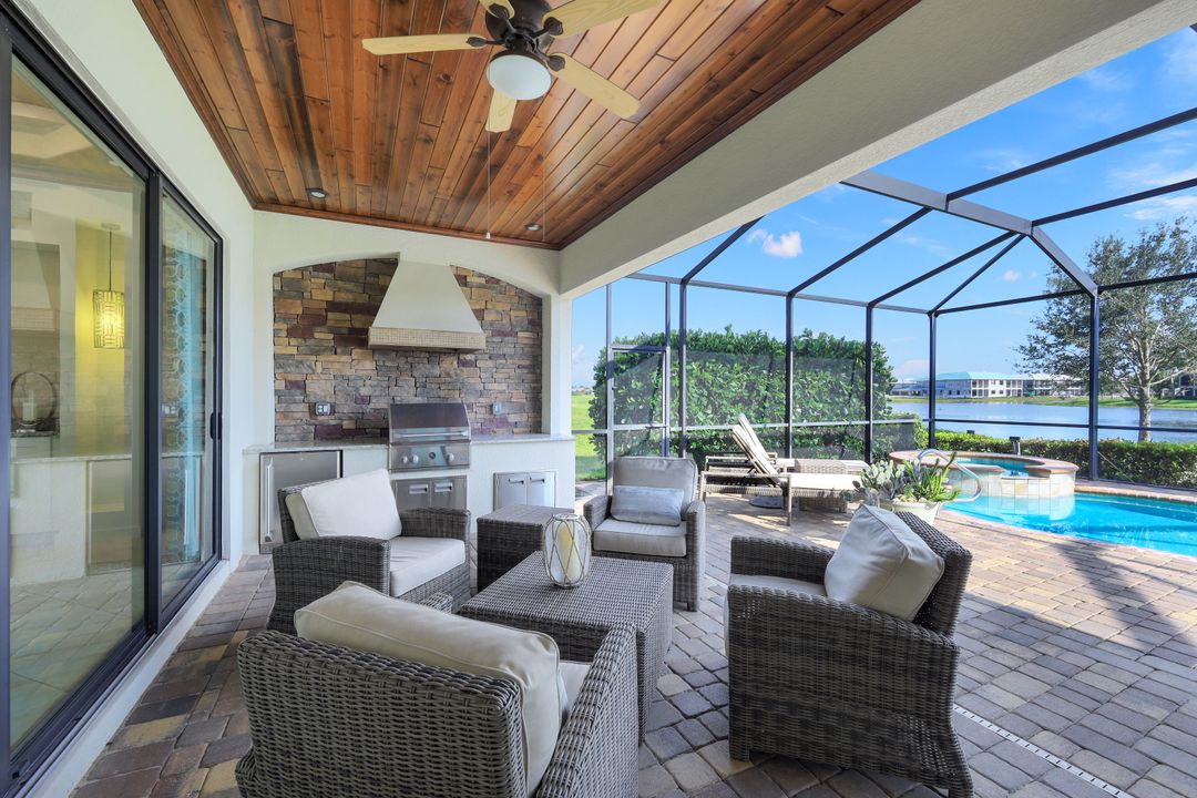 2939 Aviamar Cir, Naples, FL 34114