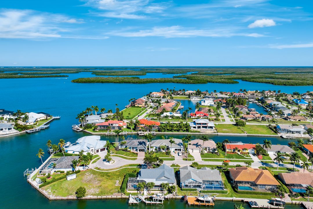 230 Windbrook Ct, Marco Island, FL 34145