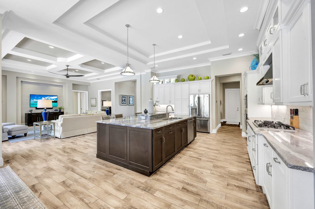 11868 Via Salerno Way, Miromar Lakes, FL 33913