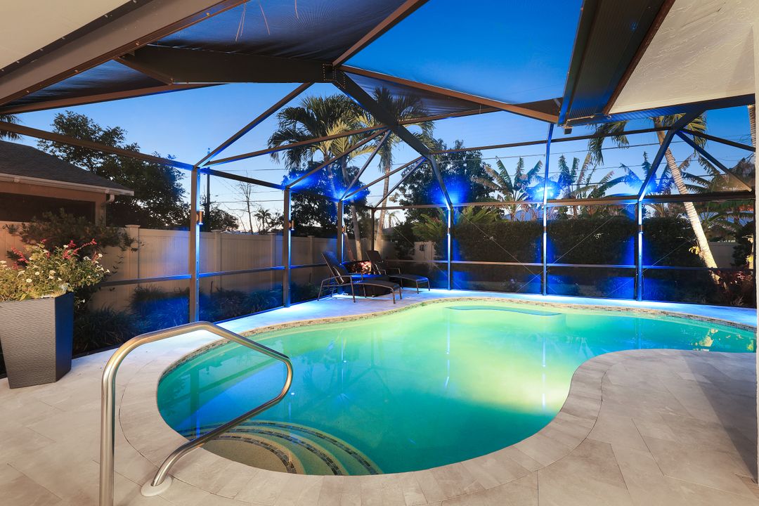 585 100th Ave N, Naples, FL 34108