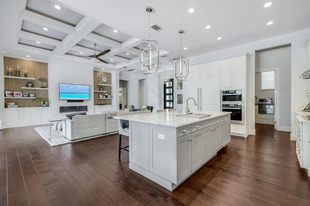 5861 Napa Woods Way, Naples, FL 34116
