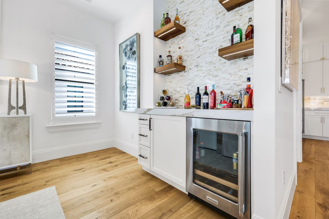 16320 Corsica Way #202, Naples, FL 34110