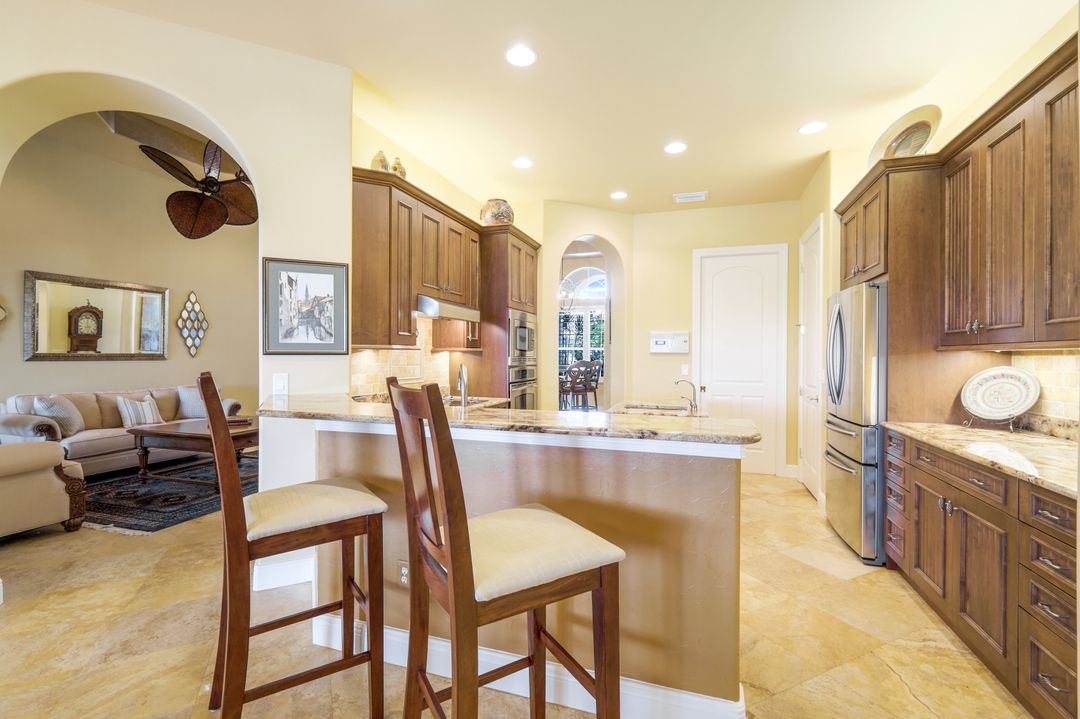 5742 Hammock Isles Dr, Naples, FL 34119