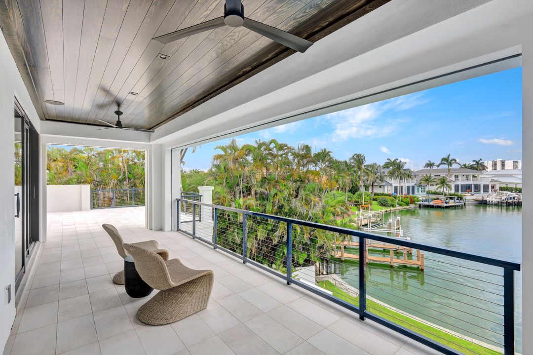 3401 Crayton Rd, Naples, FL 34102