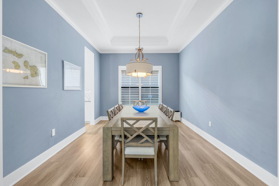 2704 Crystal Way, Naples, FL 34119