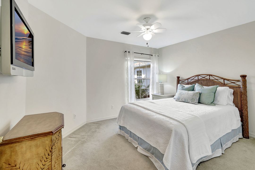 6200 Reserve Cir #404, Naples, FL 34119