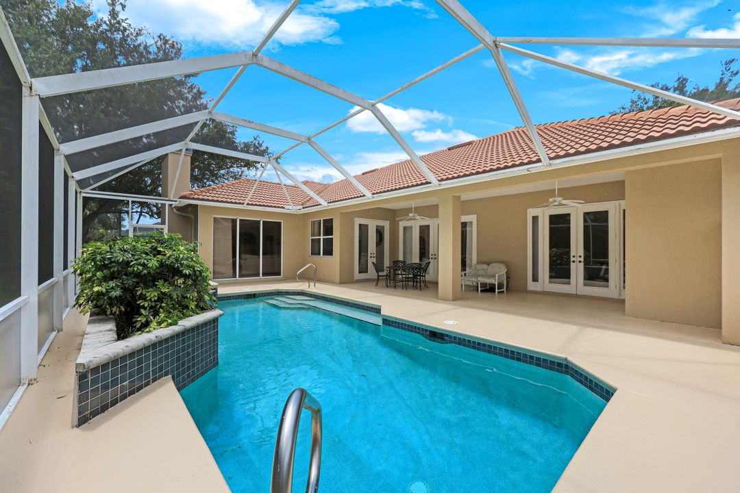 2079 Imperial Cir, Naples, FL 34110