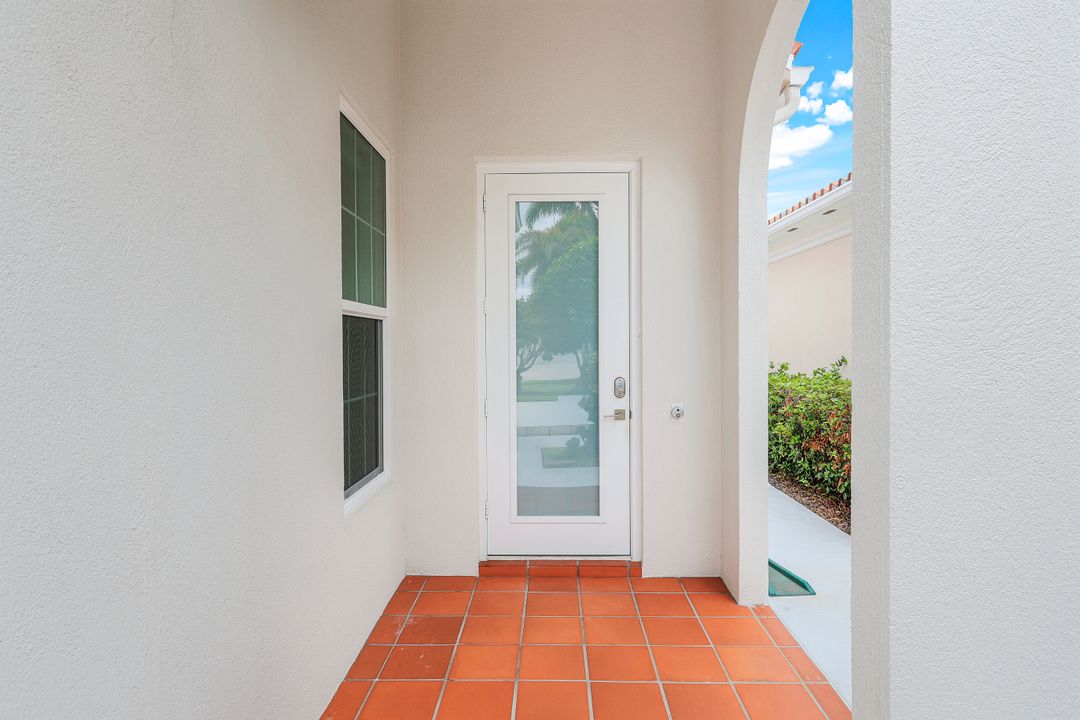 4648 Rio Poco Ct, Naples, FL 34109