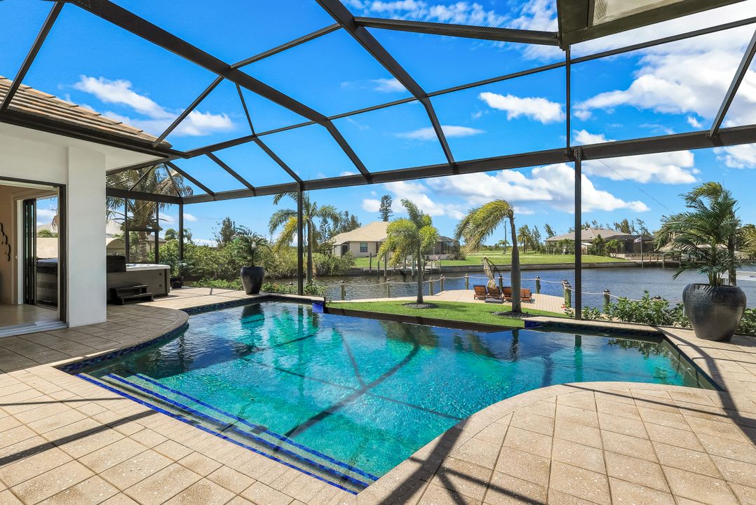 128 NW 39th Ave, Cape Coral, FL 33993