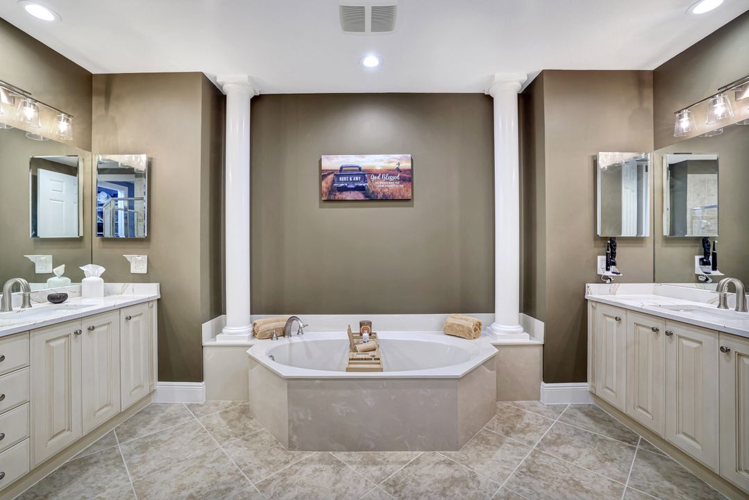 9070 Campanile Cir #102, Naples, FL 34114