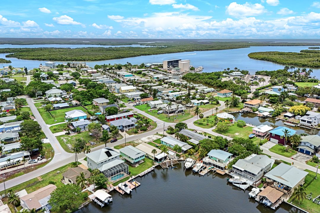 527 Goodland Dr, Marco Island, FL 34145