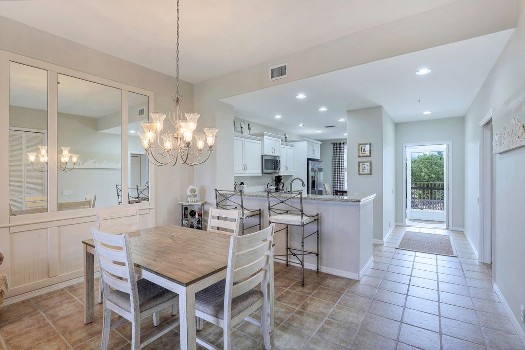 8247 Parkstone Pl #306, Naples, FL 34120