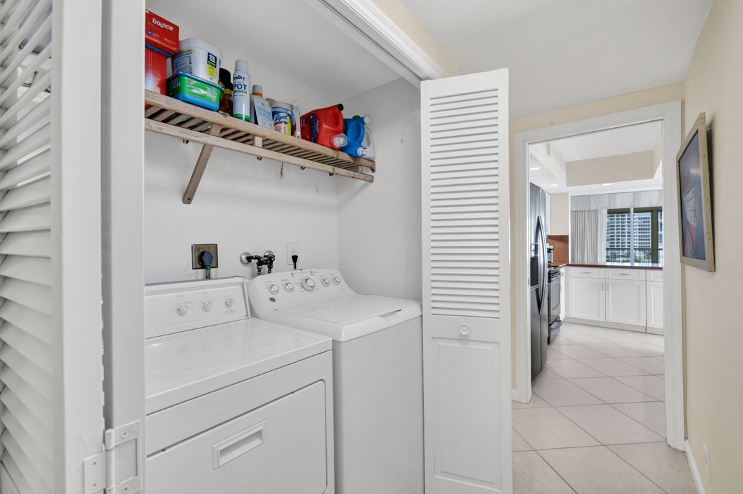 4051 Gulf Shore Blvd N #700, Naples, FL 34103