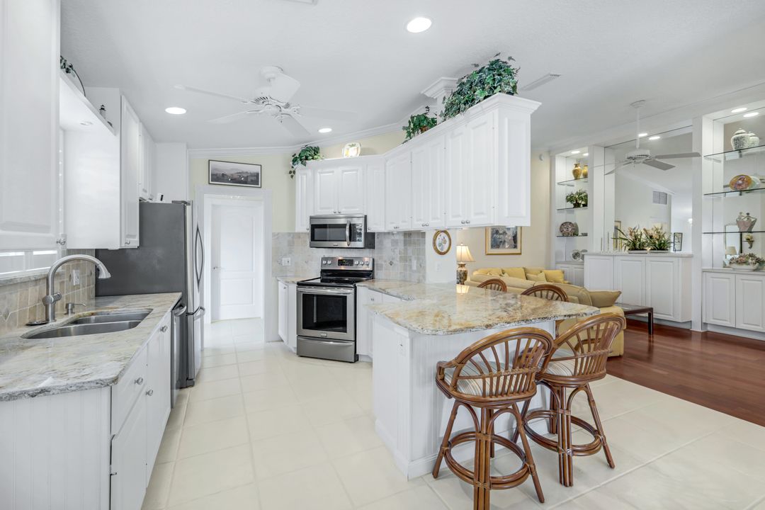 3077 Futuna Ln, Naples, FL 34119