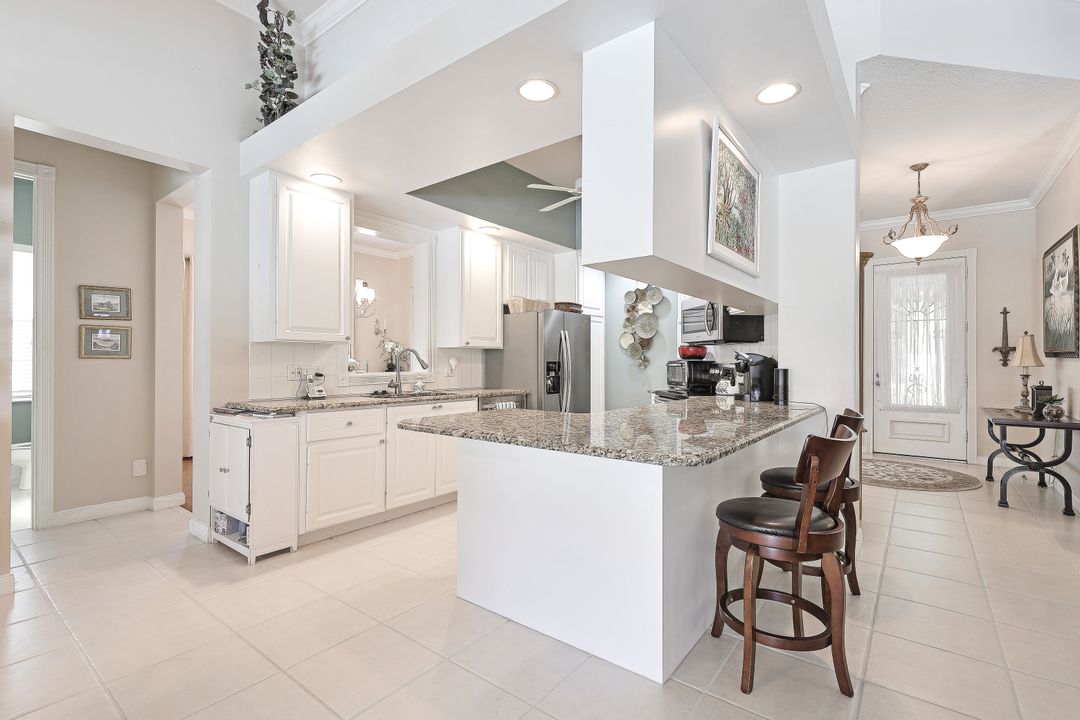 4313 Queen Elizabeth Way, Naples, FL 34119