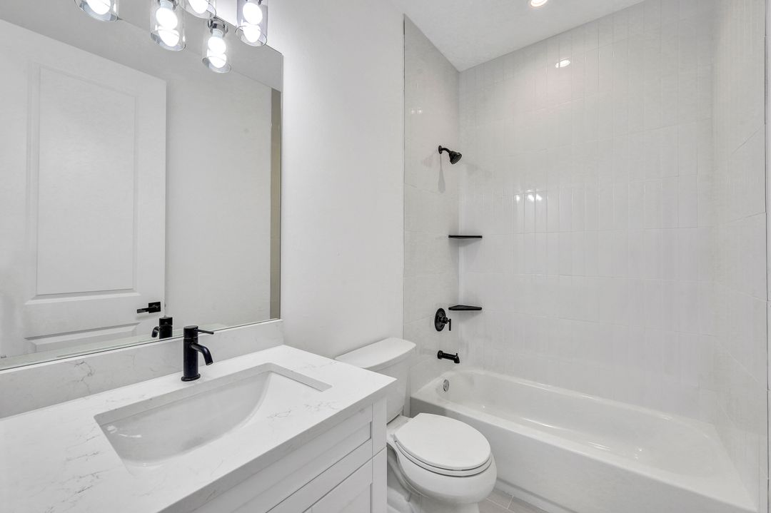 211 Clyburn St, Marco Island, FL 34145