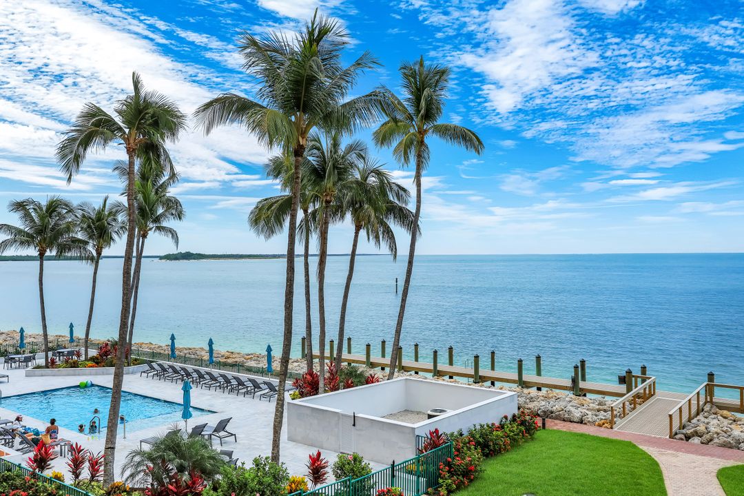 990 Cape Marco Dr  #208, Marco Island, FL 34145