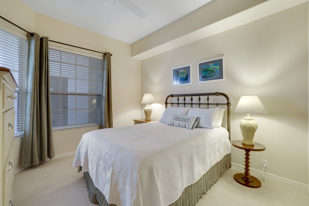 8247 Parkstone Pl #305, Naples, FL 34120