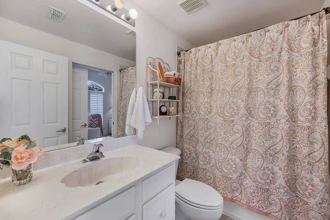 6721 Calumet Dr, Naples, FL 34113