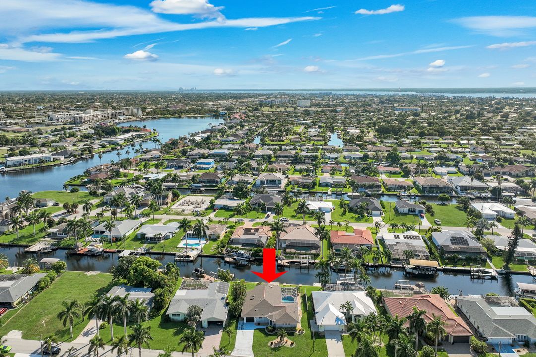 5231 Skylark Ct, Cape Coral, FL 33904