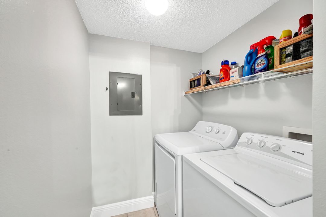 8950 Colonnades Ct E #834, Bonita Springs, FL 34135