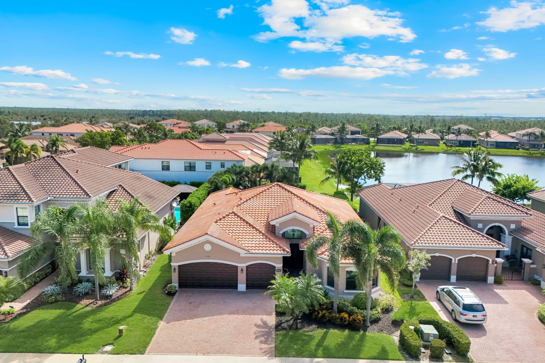 2704 Crystal Way, Naples, FL 34119