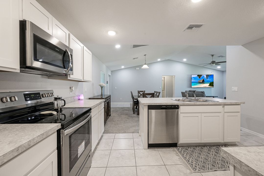 21 NW 23rd Terrace, Cape Coral, FL 33993