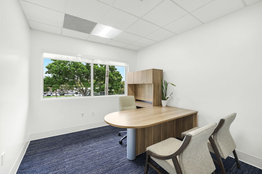 2390 Tamiami Trl N #212, Naples, FL 34103