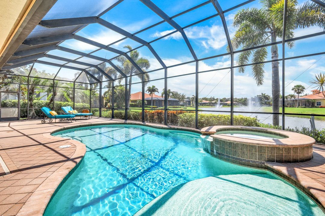5742 Hammock Isles Dr, Naples, FL 34119