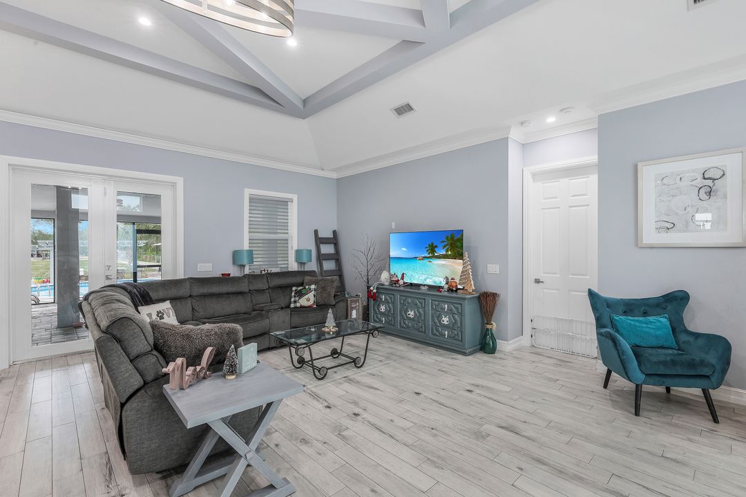 2777 2nd Ave SE, Naples, FL 34117