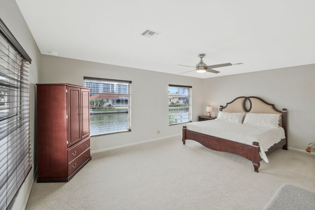 480 Oak Ave, Naples, FL 34108