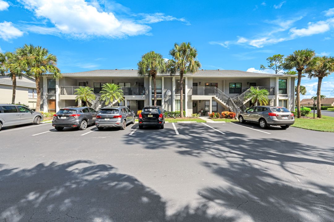 1228 Commonwealth Cir #203, Naples, FL 34116