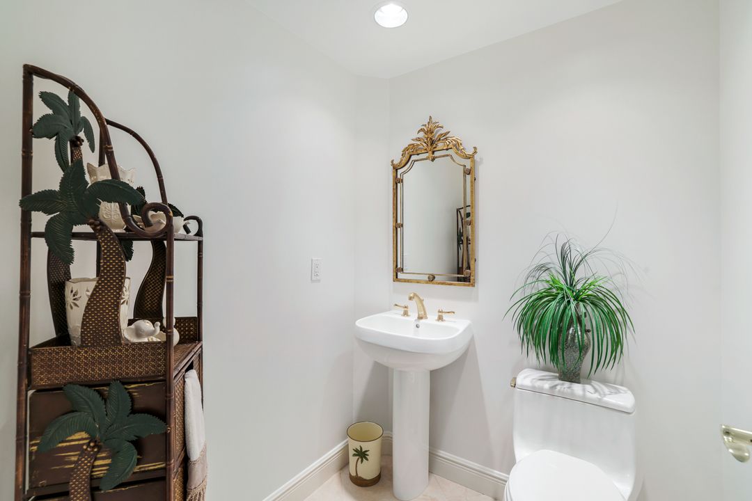 1060 Borghese Ln #1005, Naples, FL 34114
