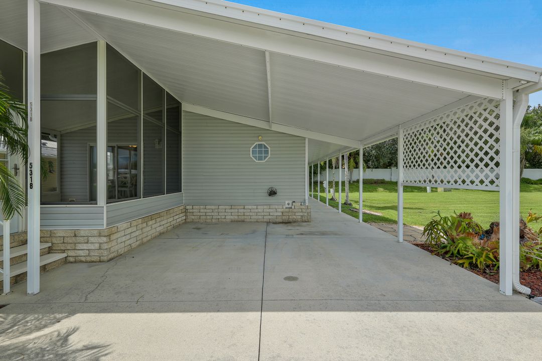 5318 Fiddleleaf Dr, Fort Myers, FL 33905