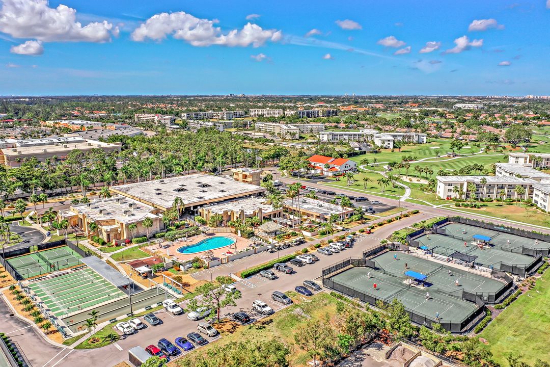 1624 Pine Valley Dr #118, Fort Myers, FL 33907