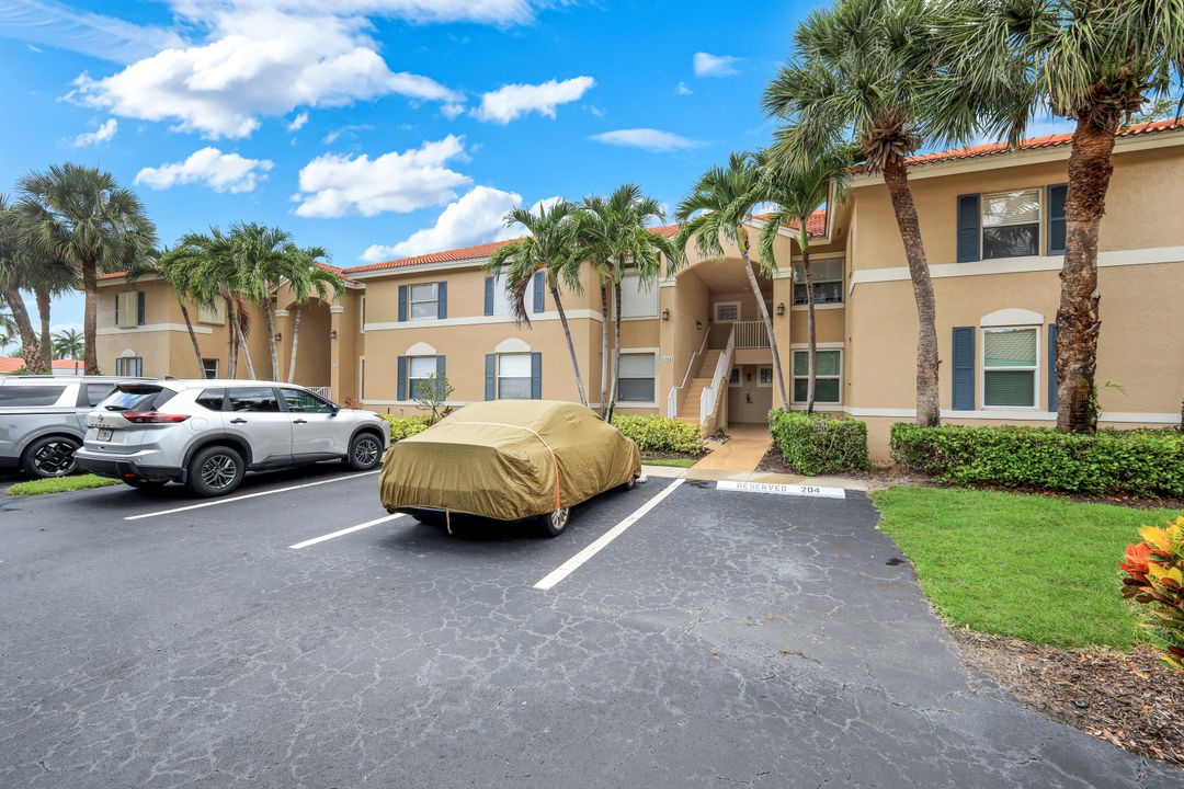 6384 Huntington Lakes Cir #103, Naples, FL 34119