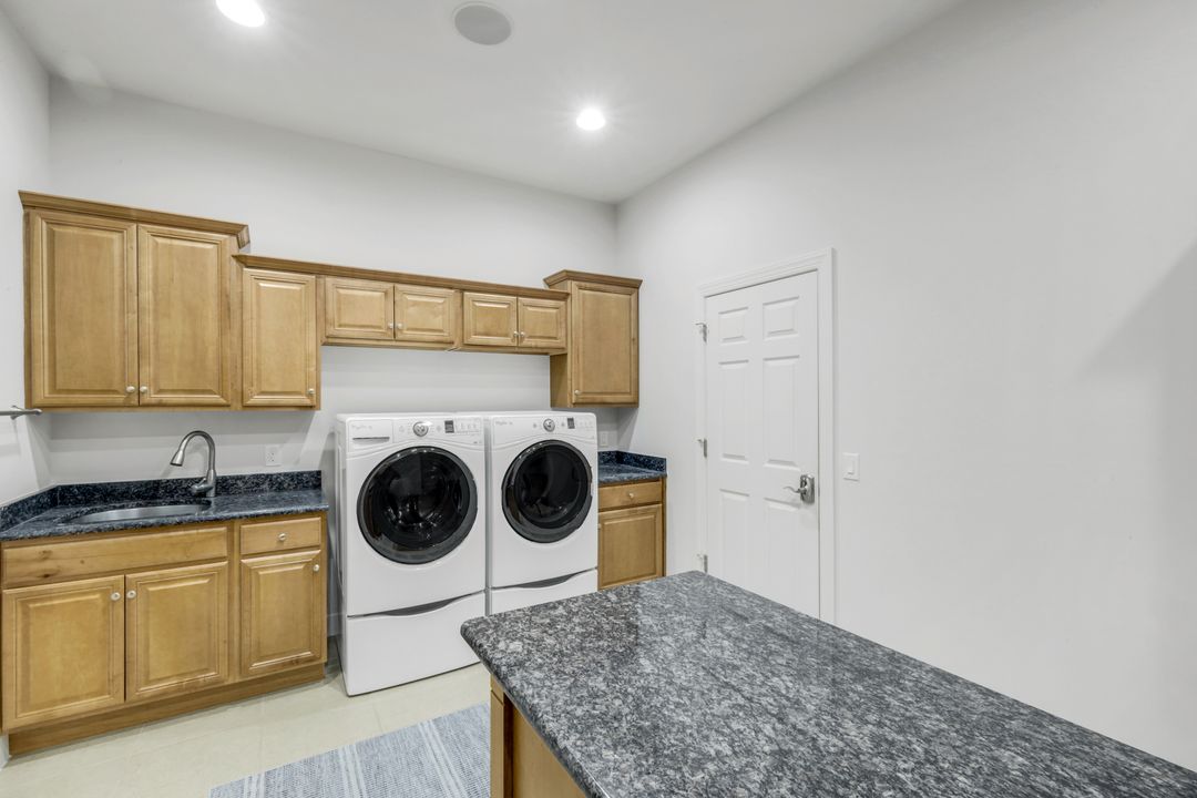 9180 Ores Cir, Naples, FL 34120