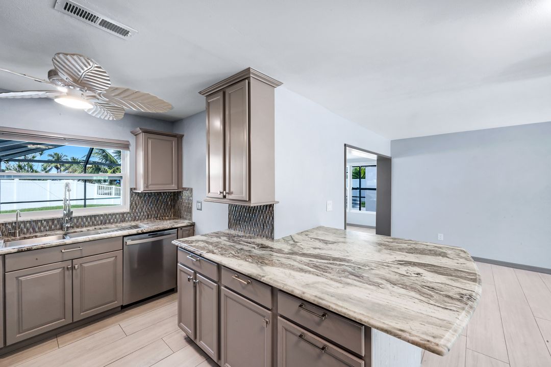 1621 SE 29th Terrace, Cape Coral, FL 33904