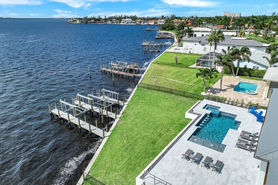 268 Bayshore Dr, Cape Coral, FL 33904