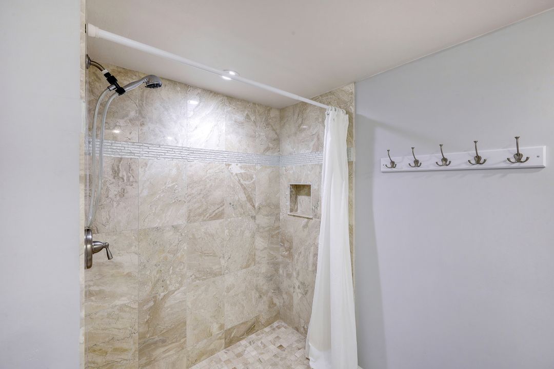 195 Cypress Way E #9, Naples, FL 34110