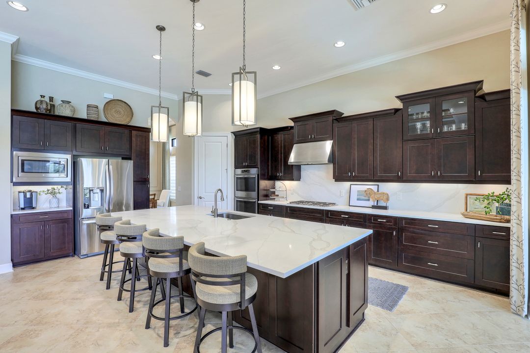 8828 Savona Ct, Naples, FL 34119