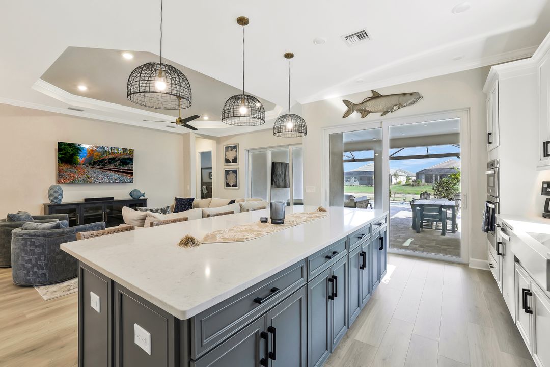 15804 Derna St, Naples, FL 34114