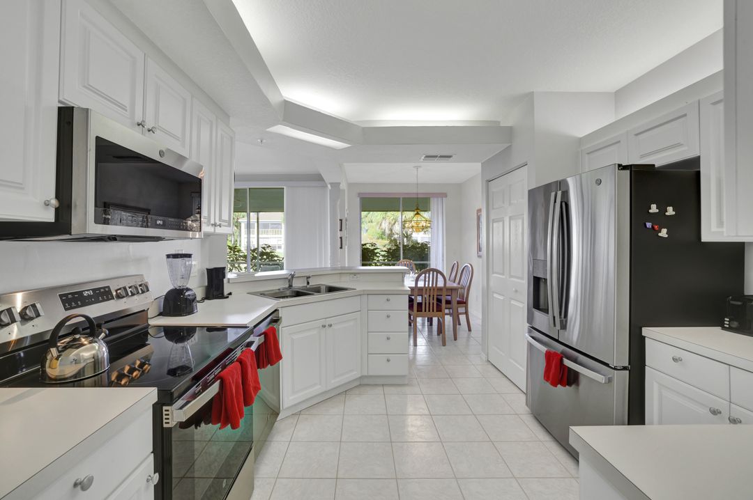 6883 Redbay Park Rd #102, Naples, FL 34109