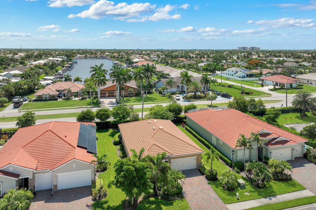 2899 Sunset Pointe Cir, Cape Coral, FL 33914