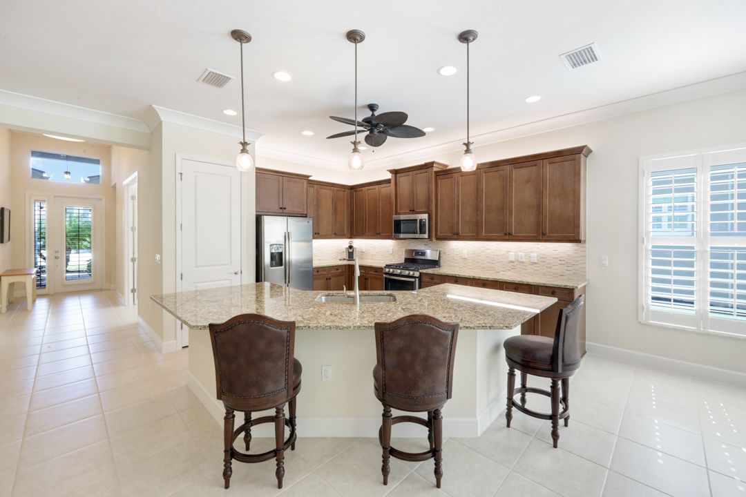 28564 Twain Dr, Bonita Springs, FL 34135