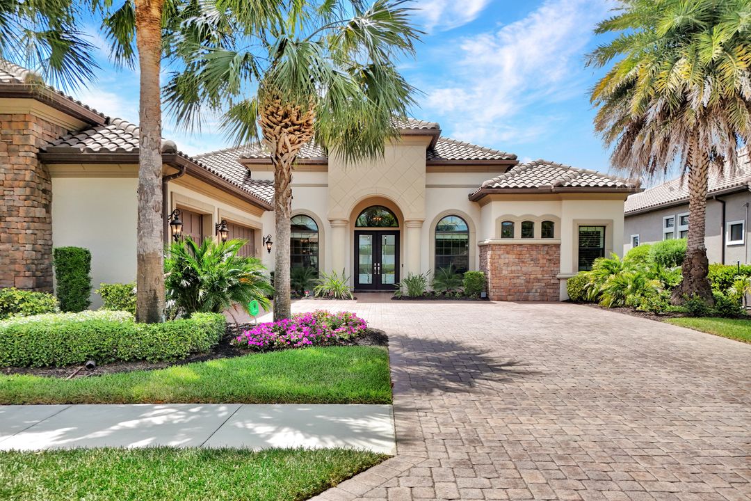 8675 Amour Ct, Naples, FL 34119