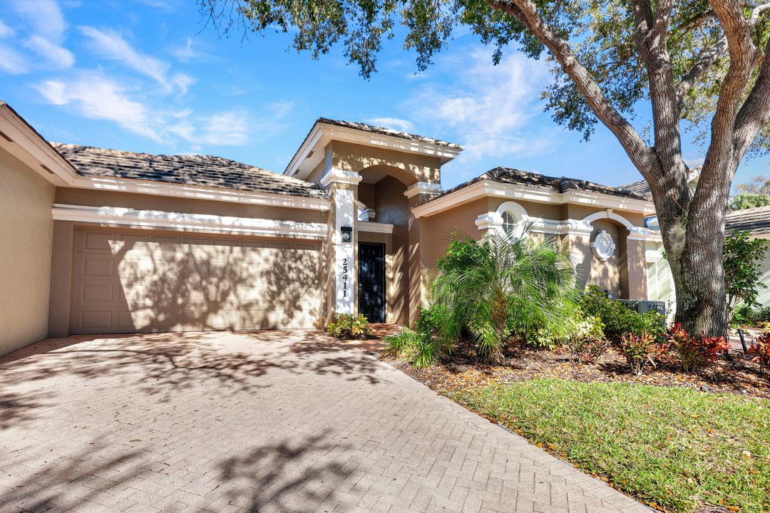 25411 Alicante Dr, Bonita Springs, FL 34134