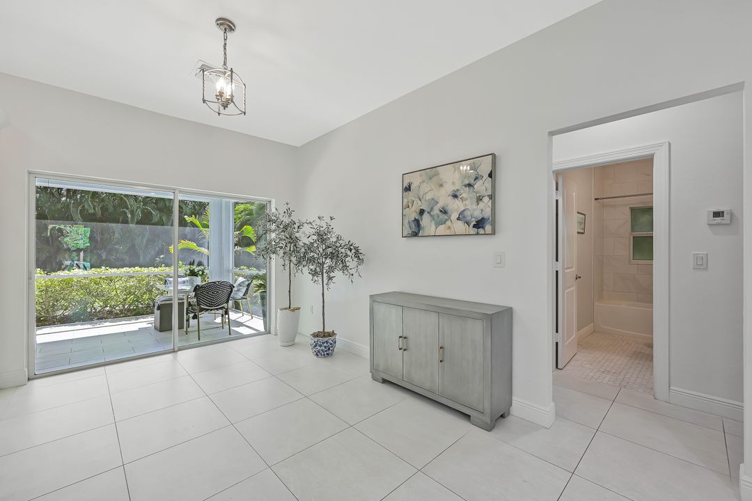 3892 14th St N, Naples, FL 34103