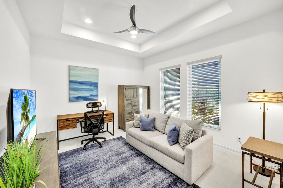 6161 Megans Bay Dr, Naples, FL 34112